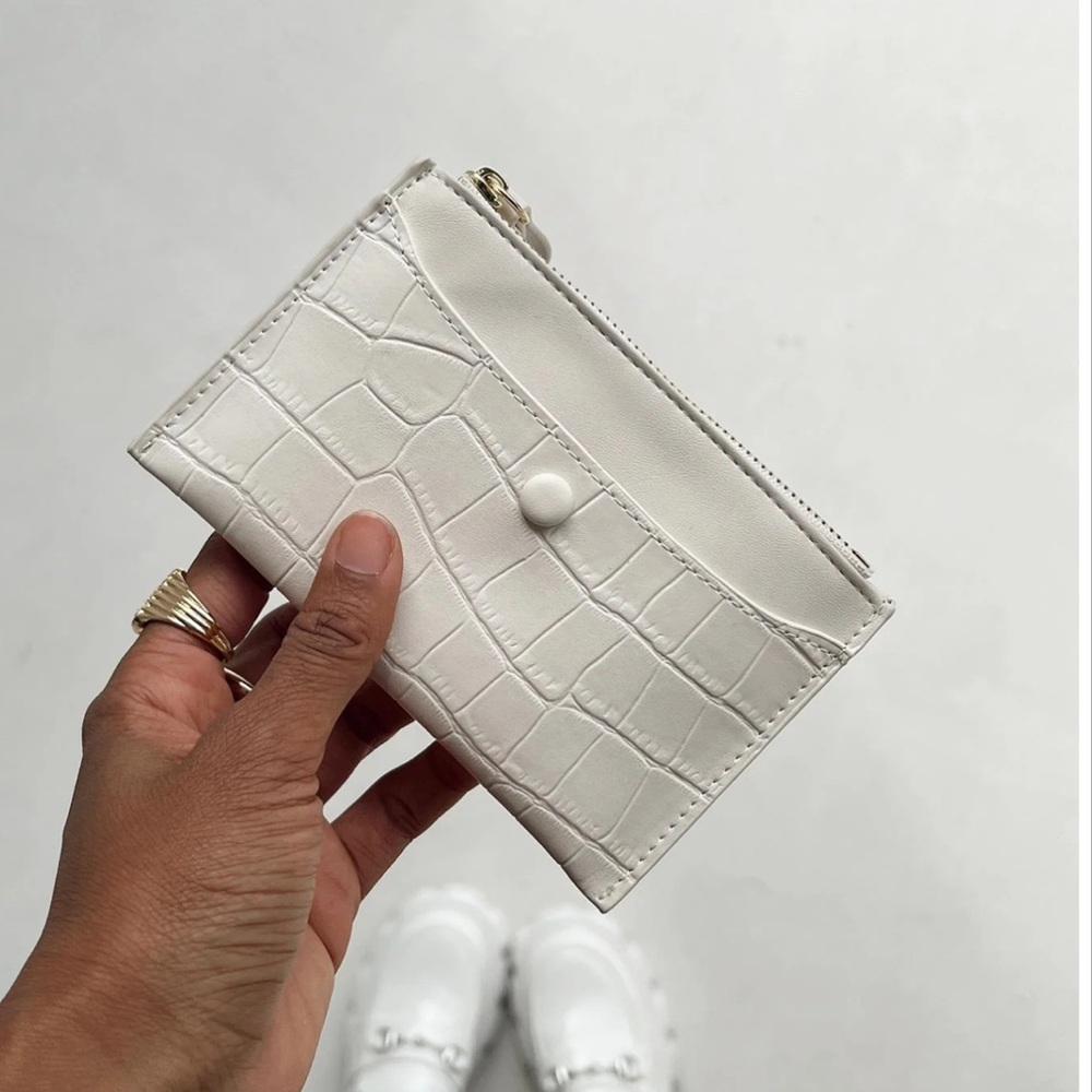 Cream wallet
